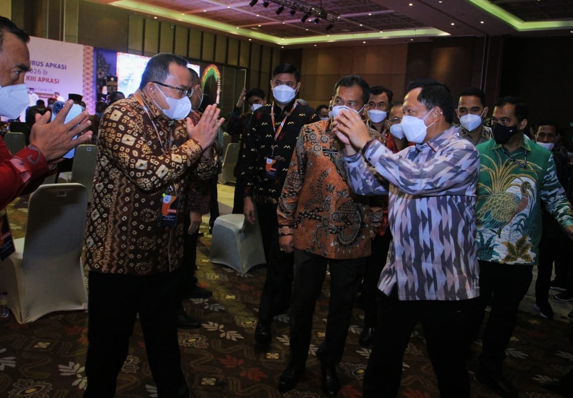 kepengurusan Asosiasi Pemerintah Kabupaten Seluruh Indonesia (APKASI) Masa Bakti 2021-2026, Sabtu (19/6/2021) di Bali Nusa Dua Convention Center, Nusa Dua Badung Bali.