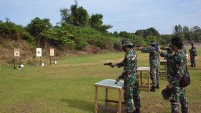 Korem 044/Gapo  Latihan Menembak Senjata Ringan