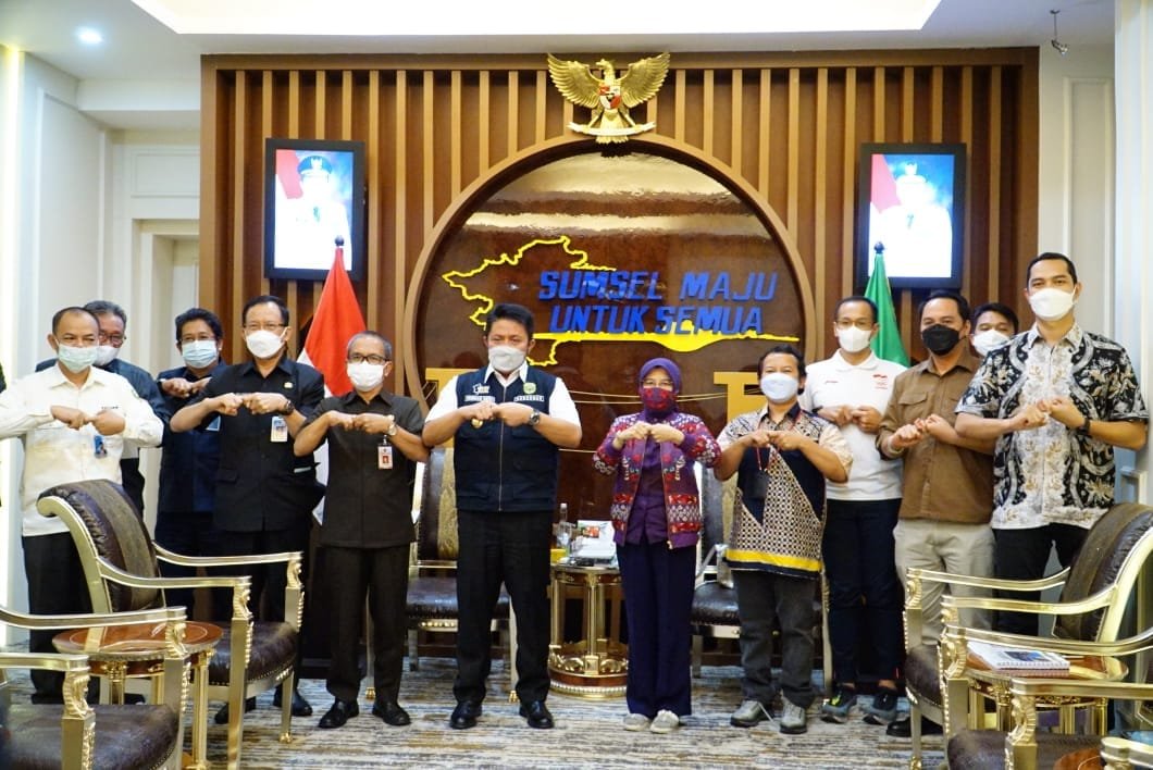 Tim dan Panitia Event Palembang Triatlhon 2021 Kementerian Pariwisata dan Kreatif/Badan Pariwisata dan Ekonomi Kreatif RI di Ruang Tamu Gubernur Sumsel, Kamis (17/6).