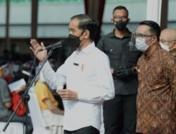 Vaksinasi Massal di Bekasi Jadi Percontohan Nasional