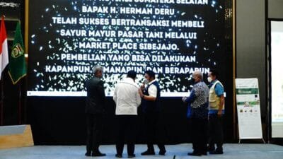 Gubernur Herman Deru  saat membuka Kegiatan Peningkatan Kompetensi Petugas Pengawas Benih Tanaman (PBT), Pengendalian Organisme Pengganggu Tumbuhan (POPT), Petugas Peningkatan Ekonomi Pertanian- Pengendali Organisme Pengganggu Tumbuhan (PPEP- POPT) dan Penangkar Benih Tanaman Pangan bertempat di Hotel Santike Premier Palembang, Selasa (6/7).