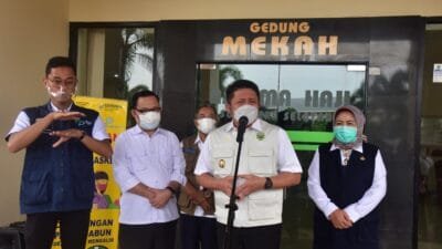 Peninjauan kesiapan penambahan kamar itu dilakukan Gubernur Herman Deru didampingi Kepala Dinas Kesehatan Sumsel Dra. Lesty Nurainy, Kepala BPBD Sumsel Iriansyah, Direktur Swarna Dwipa Hotel, Rebo Iskandar, dan Kasat Pol PP Provinsi Sumsel Aris Saputra, Rabu,(14/7) pagi.