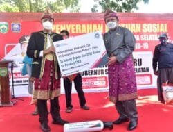 Giliran Masyarakat  OKU Terima Bansos