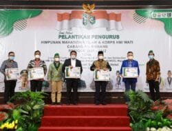 Herman Deru Gandeng HMI, Salurkan  Bansos  Untuk 1000 KK Terdampak Pandemi