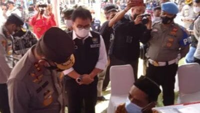 Kapolda Sumsel Tinjau Gerai Vaksin, PPKM serta Baksos