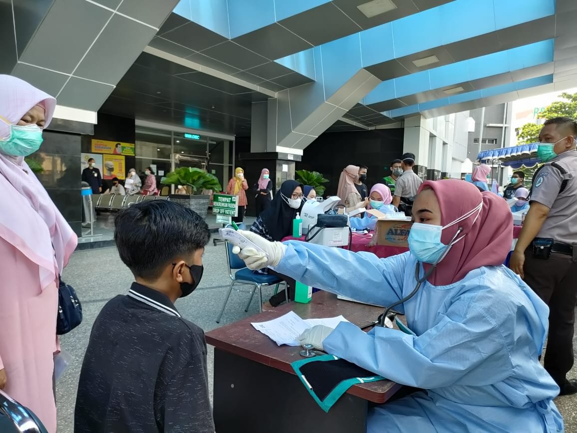 Vaksinasi Tahap Ke-2 Anak dan Masyarakat di RSMH Palembang
