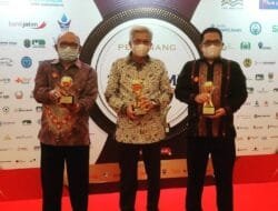 Bank BPR Sumsel Kembali Raih Top BUMD  Award 2021