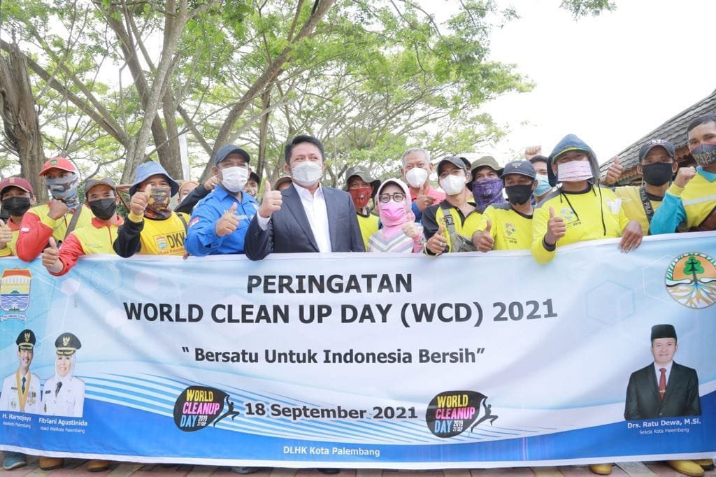 Puncak kegiatan World Cleanup Day (WCD) Indonesia tahun 2021, di Taman Edukasi Pertamina RU III, Kecamatan Plaju, Kelurahan Talang Putri. Sabtu (18/9) Pagi