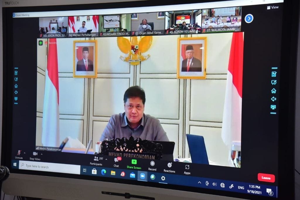 rapat koordinasi evaluasi PPKM Level 4 di luar Jawa Bali
