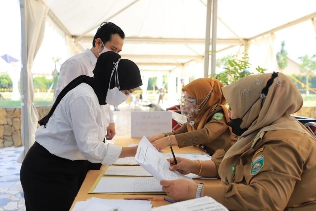 Seleksi Sistem Kompetensi Dasar (SKD) berbasis Computer Assisted Test (CAT) untuk Calon Pegawai Negeri Sipil (CPNS) dilingkungan Pemprov Sumsel, di The Sultan Convention Centre Palembang, Selasa (21/9)