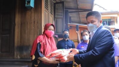 Herman Deru Terus Gulirkan Bantuan Beras Untuk Warga Terdampak Pandemi