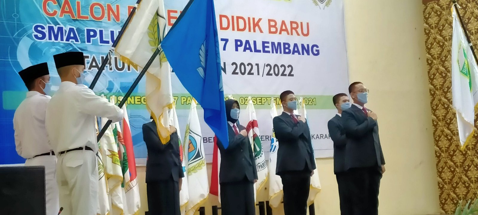 Pengukuhan calon Peserta Didik Baru SMA Negeri Plus 17 Palembang tahun pelajaran 2021-2022 yang dilaksanakan di aula SMA Negeri 17, Kamis (2/9/2021).
