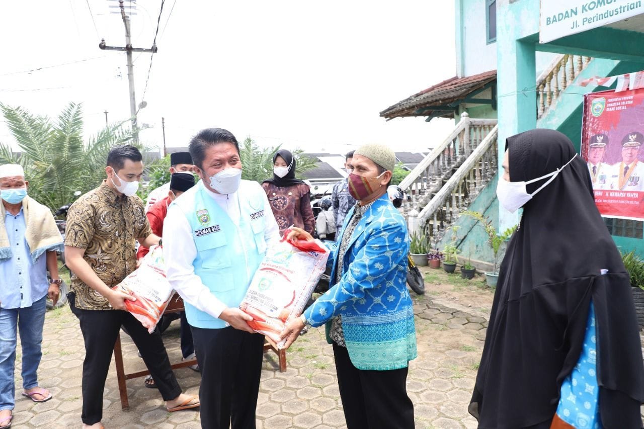 Herman Deru, safari Jum'at di Masjid Al Kahfi Komplek Gedung Diklat BKPMRI Sumsel, Kebun Bunga, Sukarami Palembang, Jum'at (3/9)