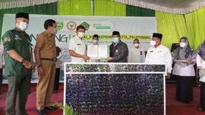 launching Gerakan Wakaf Pegawai ASN Kemenag Kota Palembang di Halaman BWI Sumsel, Selasa (21/9).