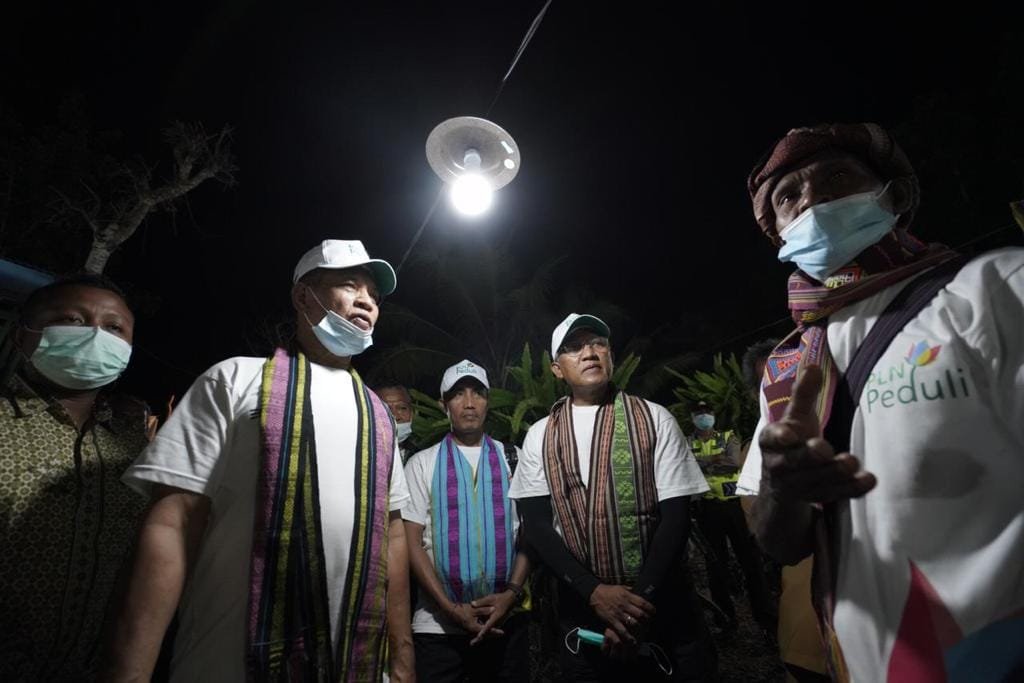 Kabupaten Timor Tengah Utara, PLN mengalokasikan dana Rp 136 juta untuk menghadirkan listrik ke 150 keluarga di 24 desa terpencil, terluar, dan tertinggal (3T).