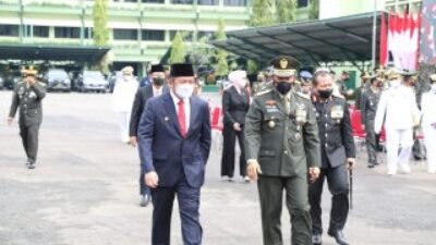 Herman Deru di saat menghadiri upacara virtual dan syukuran peringatan HUT TNI ke 76 Tahun di gedung Sudirman Kodam II Sriwijaya, Selasa (5/10).