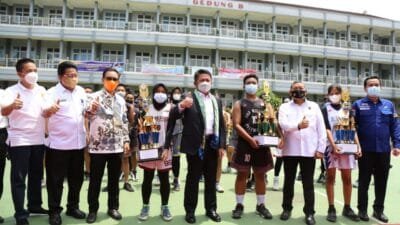 turnamen  bola basket antar pelajar SMA/SMK se-Kota Palembang  yang dipusatkan di  SMA Negeri 1 Palembang, Rabu (6/10) pagi.