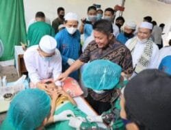 Khitanan Massal di Kota Palembang Disambut Antusias Warga