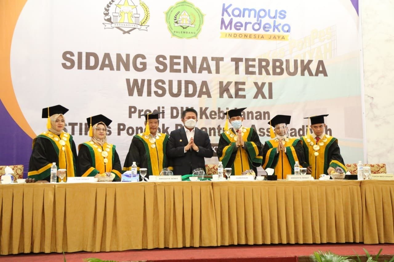 Wisuda D III Kebidanan STIKes Pondok Pesantren Assanadiyah di Ballroom Lantai 3 Beston Palembang, Kamis (14/10)