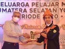 Mawardi Yahya Lantik IKMI Sumsel di Jogjakarta