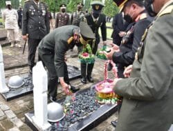 Hut Ke-76 TNI, Mayjen TNI Agus Suhardi Pimpin Upacara Ziarah Nasional