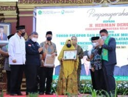 Kemenag RI Anugrahi Herman Deru Sebagai Tokoh Pelopor dan Penggerak Moderasi Beragama Sumsel