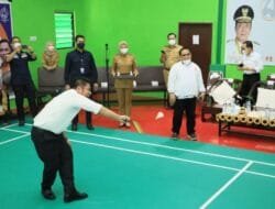 Buka Kejuaraan Badminton, Herman Deru Pacu Atlet Berprestasi