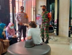 Tim Tracer-Babinsa Kelurahan 15 Ilir Tracing Warga Terpapar Covid-19