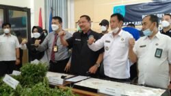 Kepala BNN Provinsi Sumsel, Brigjen Pol Djoko Prihadi, SH, MH melalui Kabid Berantas, Kombes Pol Agus Sudaryo didampingi Dir Narkoba Polda Sumsel, Kombes Pol Heri Istu, di Kantor BNNP Sumsel, saat press release, Kamis (3/2/2022).