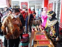 Herman Deru  Serahkan SK Remisi Umum Pada 11.275 Narapidana dan Anak di Sumsel