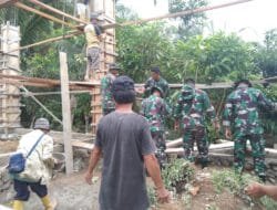 Prajurit Yonif 144/JY Karya Bhakti di Desa Padang Jawi
