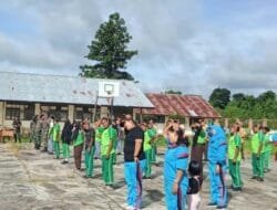 Yonif 143/TWEJ Senang Bersama Guru Siswa SMK 2 Keerom