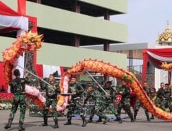 Atraksi Barongsai Yonif 147/KGJ Tampil Dalam Kunker KASAD di Markas Kodam II/Swj