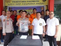 Bermodus Michat, Pasutri Peras Mahasiswa