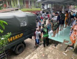 Prajurit Yonif I41/AYJP Bantu Masyarakat Terdampak Banjir Desa Sepang