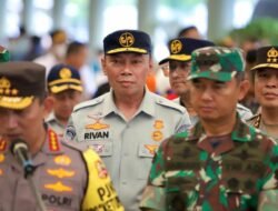 Rivan A. Purwantono Bersama Menhub dan Kapolri Tinjau Pelaksanaan Mudik di Stasiun Pasar Senen