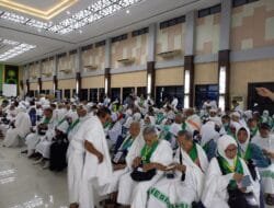 Kenakan Ihram, Kloter 11 Palembang Diterbangkan Menuju Jeddah