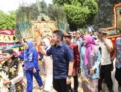 Herman Deru :  Karnaval Seni Budaya Salah Satu Cara Menjaga Kelestarian Budaya Sumsel  