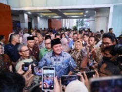 Pegawai Pemprov  Lepas Gubernur Herman Deru di Hari Terakhir Ngantor Penuh Haru