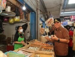 Turun Pasar Tradisional, Pj Gubernur Sumsel Fatoni Pastikan Harga Pokok Aman