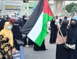 Aksi Bela Palestina, Muslimah PAUD Nurul Furqon Turun ke Jalan