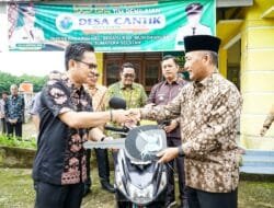 Perangkat Desa Bailangu Kaget Diantar Motor Baru Pj Bupati Apriyadi
