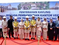 Pj Gubernur Agus Fatoni Lakukan Peletakan Batu Pertama Pembangunan Kantor Vertikal Kabupaten Ogan Ilir