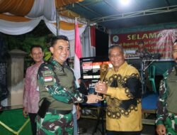 Dandim 0413/Bangka Serahkan Piala Piagam Penghargaan Kampung Pancasila