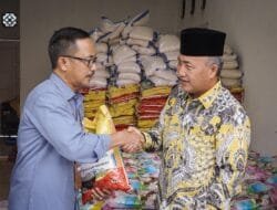 Pj Bupati H. Apriyadi Apreasiasi Perusahaan Membantu Warga Banjir 
