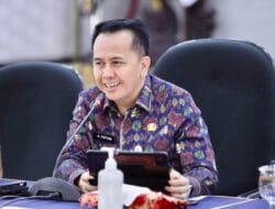 Pj Gubernur Agus Fatoni Atasi Kemiskinan Ekstrem Melalui Gerakan Orang Tua Asuh dan Bedah Rumah