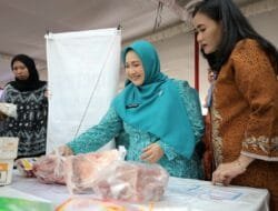 Pj Ketua TP PKK Sumsel Tyas Fatoni Harapkan Pasar Murah terus Dimasifkan
