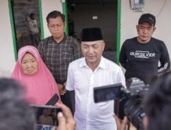 Seminggu Sebelum Lebaran, Pj Bupati Apriyadi Cairkan THR