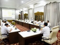 Pj Gubernur Agus Fatoni Hadiri Rakor Terkait Pelaksanaan Pilkada dan Tata Kelola Penyelenggaraan Pemda bersama Mendagri