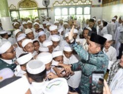 Pj Gubernur Agus Fatoni Beri Motivasi Ratusan Santri Ponpes Qodratullah Banyuasin